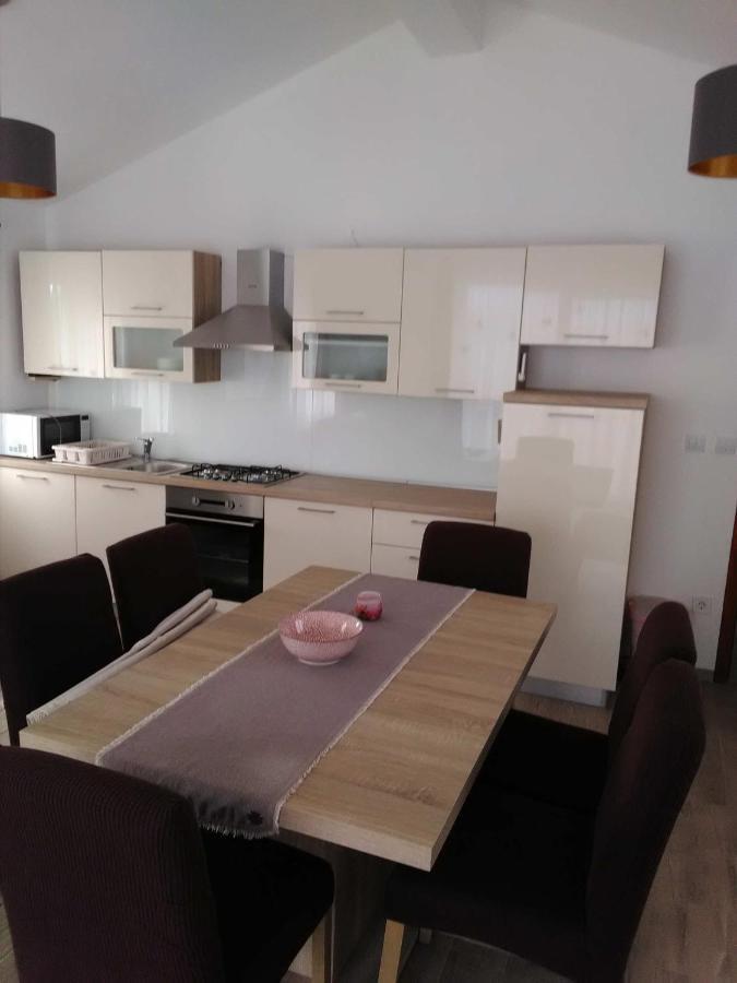 Apartman Periska Vir Ngoại thất bức ảnh