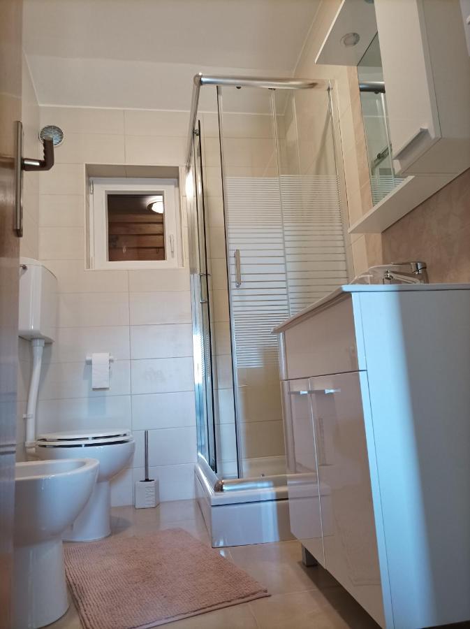 Apartman Periska Vir Ngoại thất bức ảnh