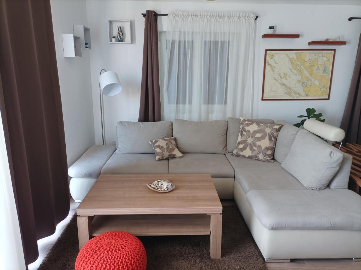 Apartman Periska Vir Ngoại thất bức ảnh