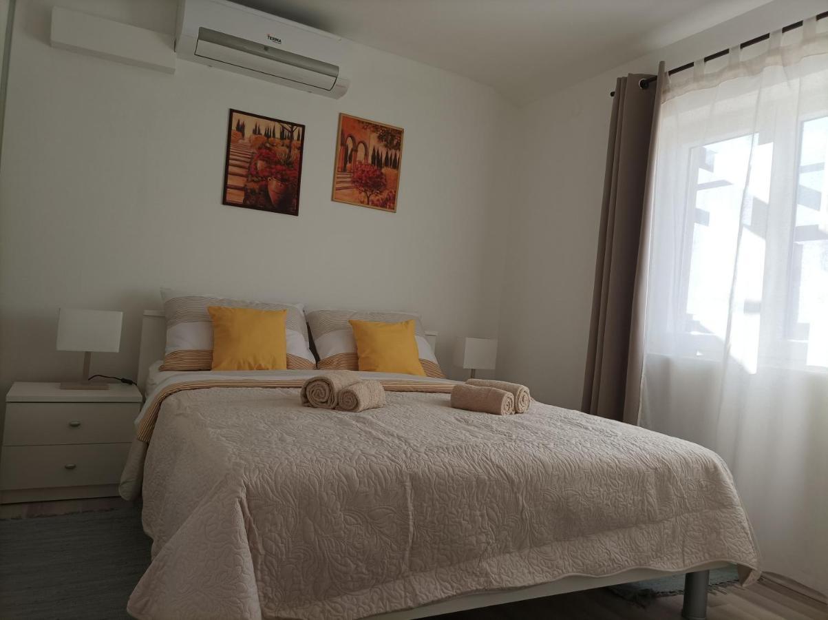 Apartman Periska Vir Ngoại thất bức ảnh