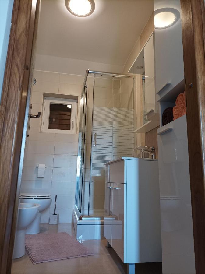 Apartman Periska Vir Ngoại thất bức ảnh