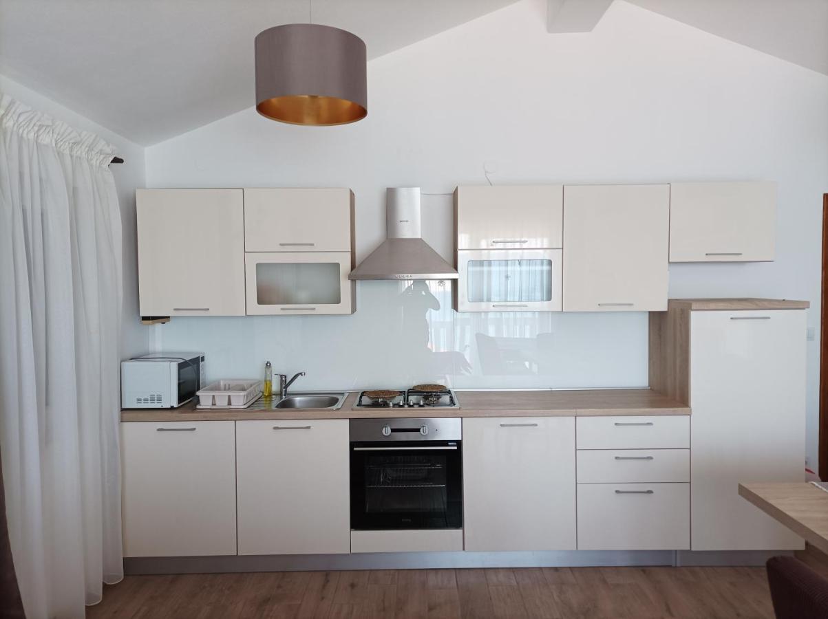 Apartman Periska Vir Ngoại thất bức ảnh